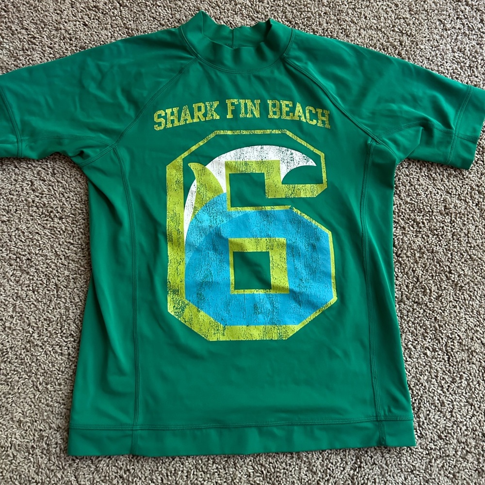 Lands’ End short sleeve rashguard youth M